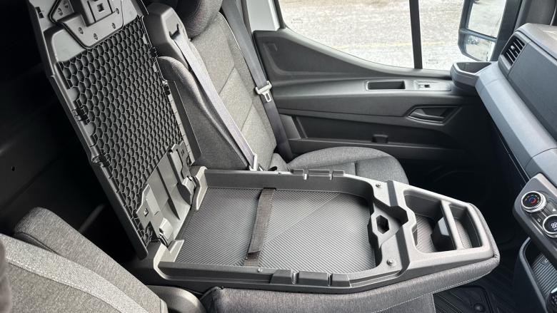 Renault Master Mwb Diesel Fwd MM35 Blue dCi 130 Advance Medium Roof Van